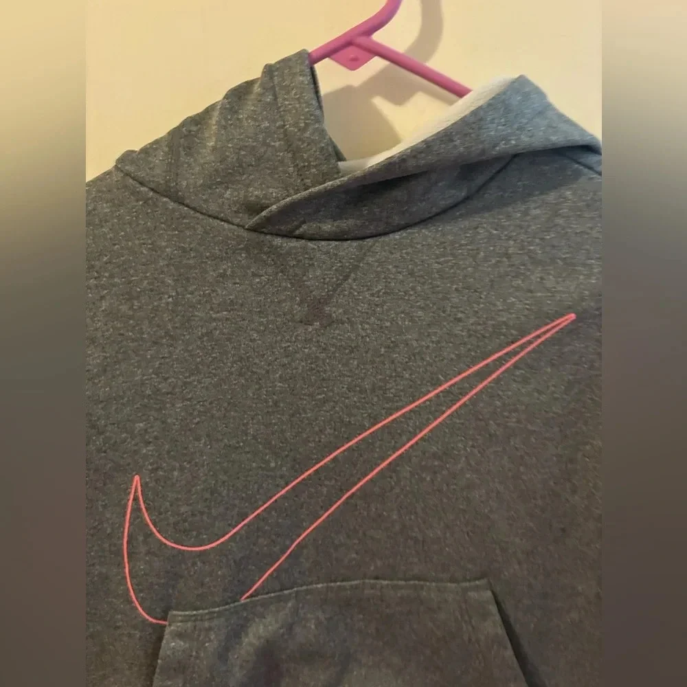 Nike dri fit hoody girls. Medium . Peach/pink gray
